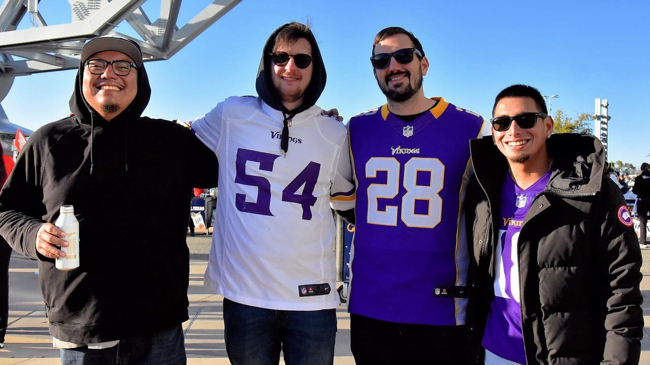 Arlington police investigate hit-and-run that injured Vikings fan after Cowboys game