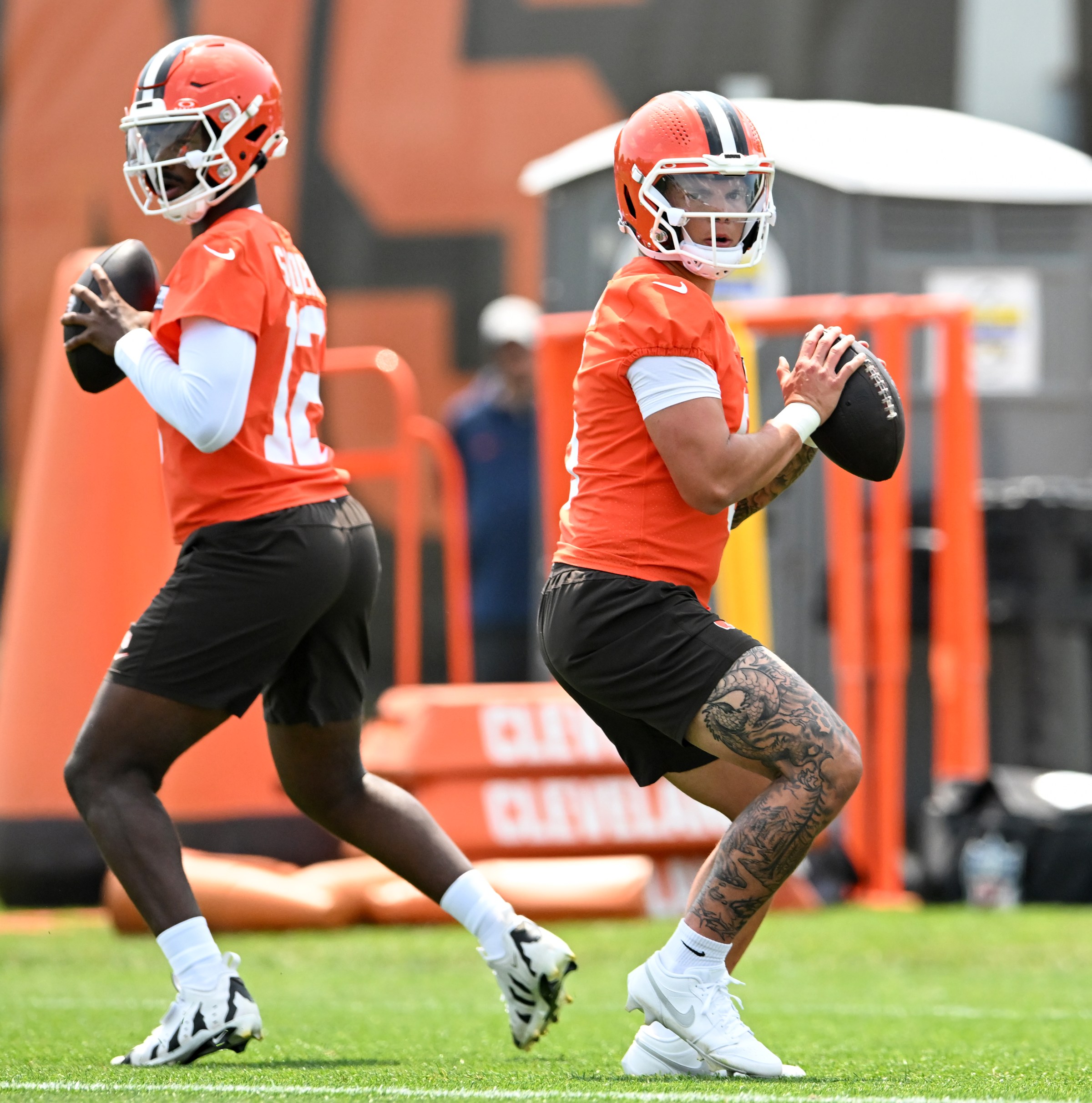 Browns still have a crisis at quarterback