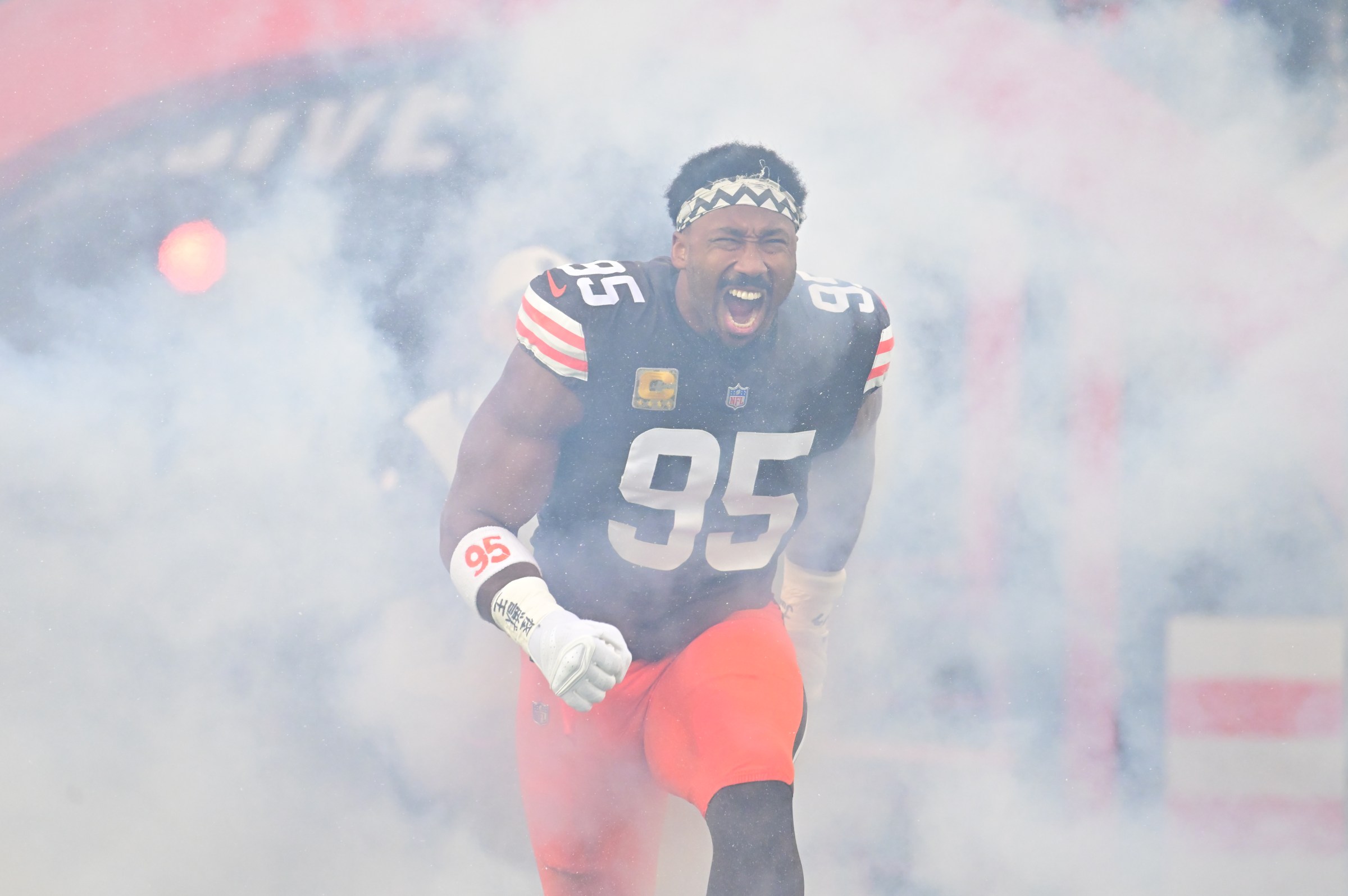 Browns DE Myles Garrett extends sack streak, moves closer to single-season sack record in Week 15 vs Bears