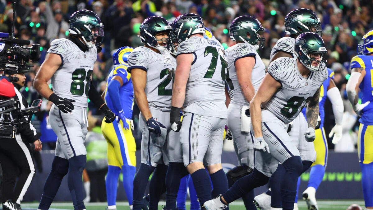 Bizarre two-point conversion puts Seahawks in position to defeat Rams in overtime