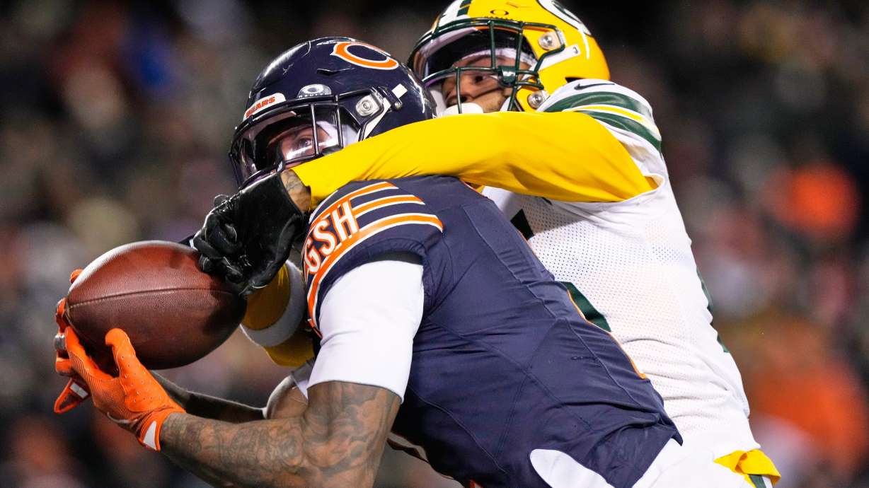 Bears stun Packers 22-16 with improbable rally as Williams finds Moore for winning score in OT