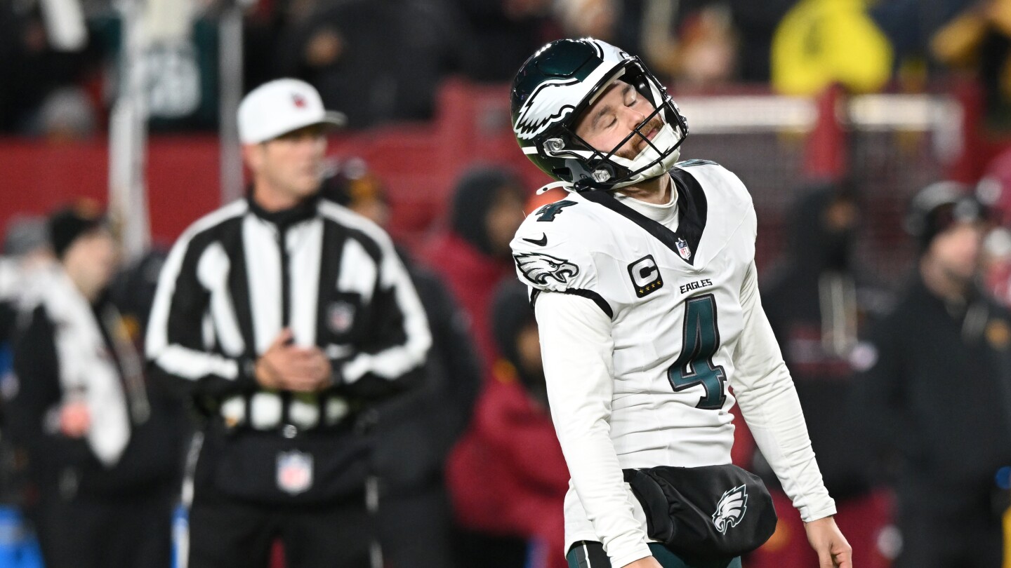 Despite Jake Elliott's recent struggles, the Eagles won't try out other kickers