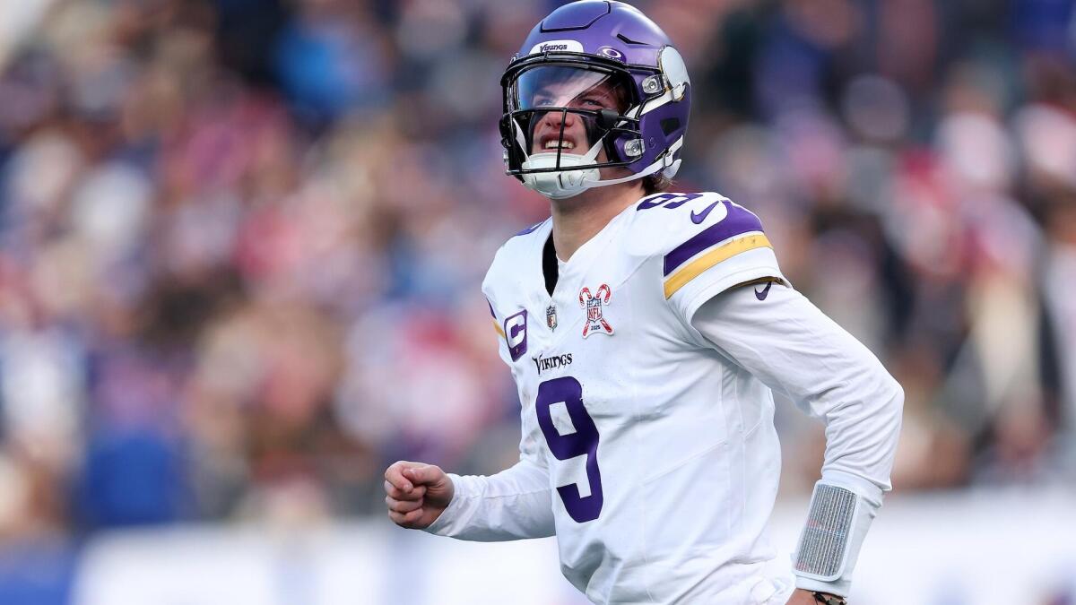 Vikings' QB J.J. McCarthy has hairline fracture on hand, won't play vs. Lions