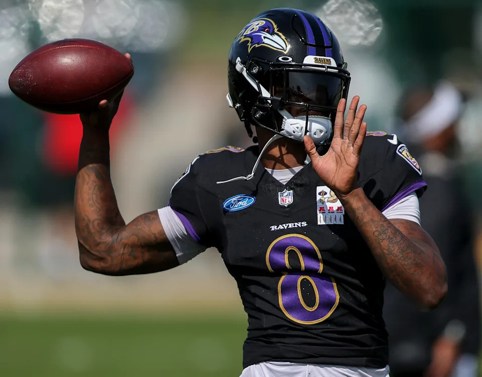 Baltimore Ravens quarterback Lamar Jackson (8) passes the ball during a joint practice with the Green Bay Packers on Thursday, August 22, 2024, at Ray Nitschke Field in Ashwaubenon, Wis. 
Tork Mason/USA TODAY NETWORK-Wisconsin