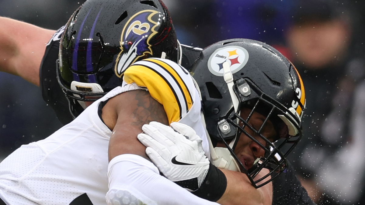 Raiders Sign Former First-Round Pick & Young WR to Active Roster