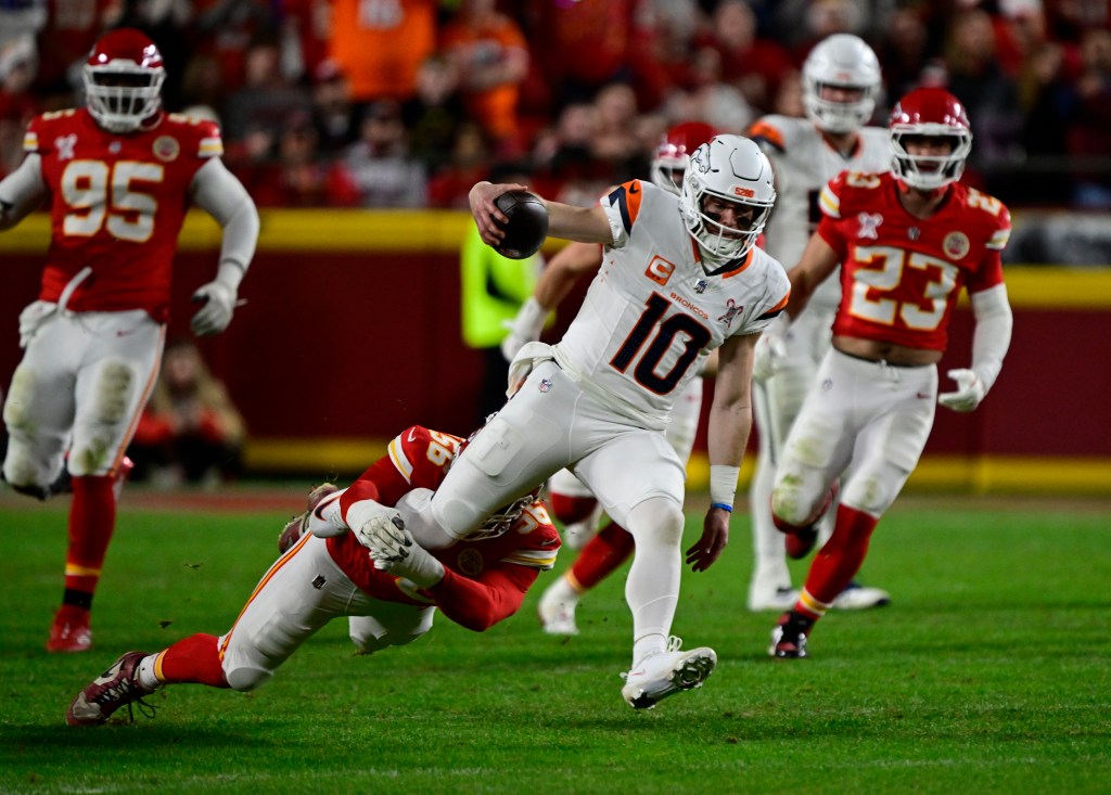 Denver Broncos beat Kansas City Chiefs 20-13 in NFL Week 17