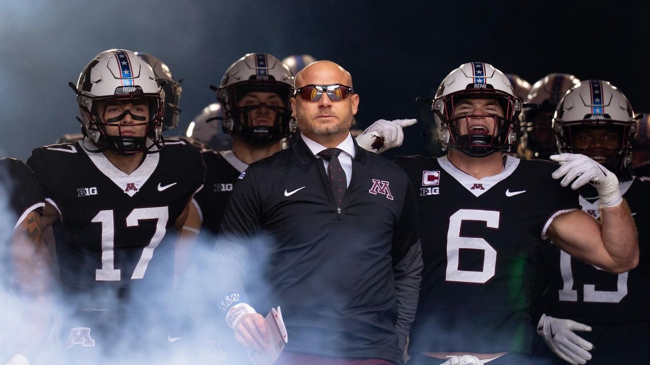 Minnesota looks to stretch bowl winning streak to 9 when it faces New Mexico in Rate Bowl