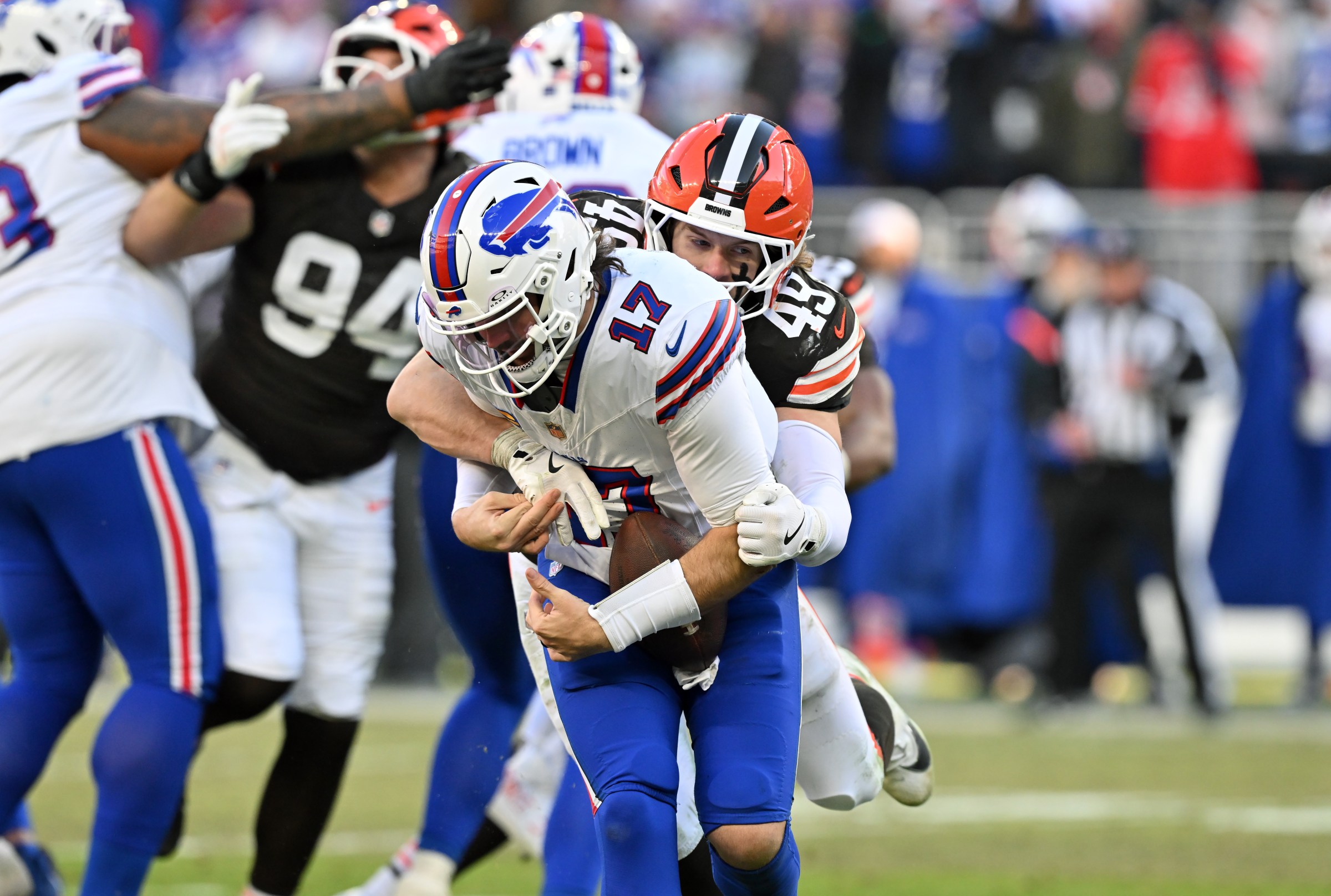 Browns defense torched early, then oddly shuts Buffalo down in Week 16 vs Bills