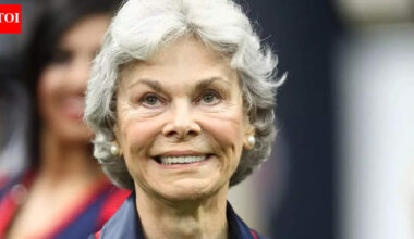 Who Janice McNair is and how control of the Houston Texans shifted inside the family | NFL News