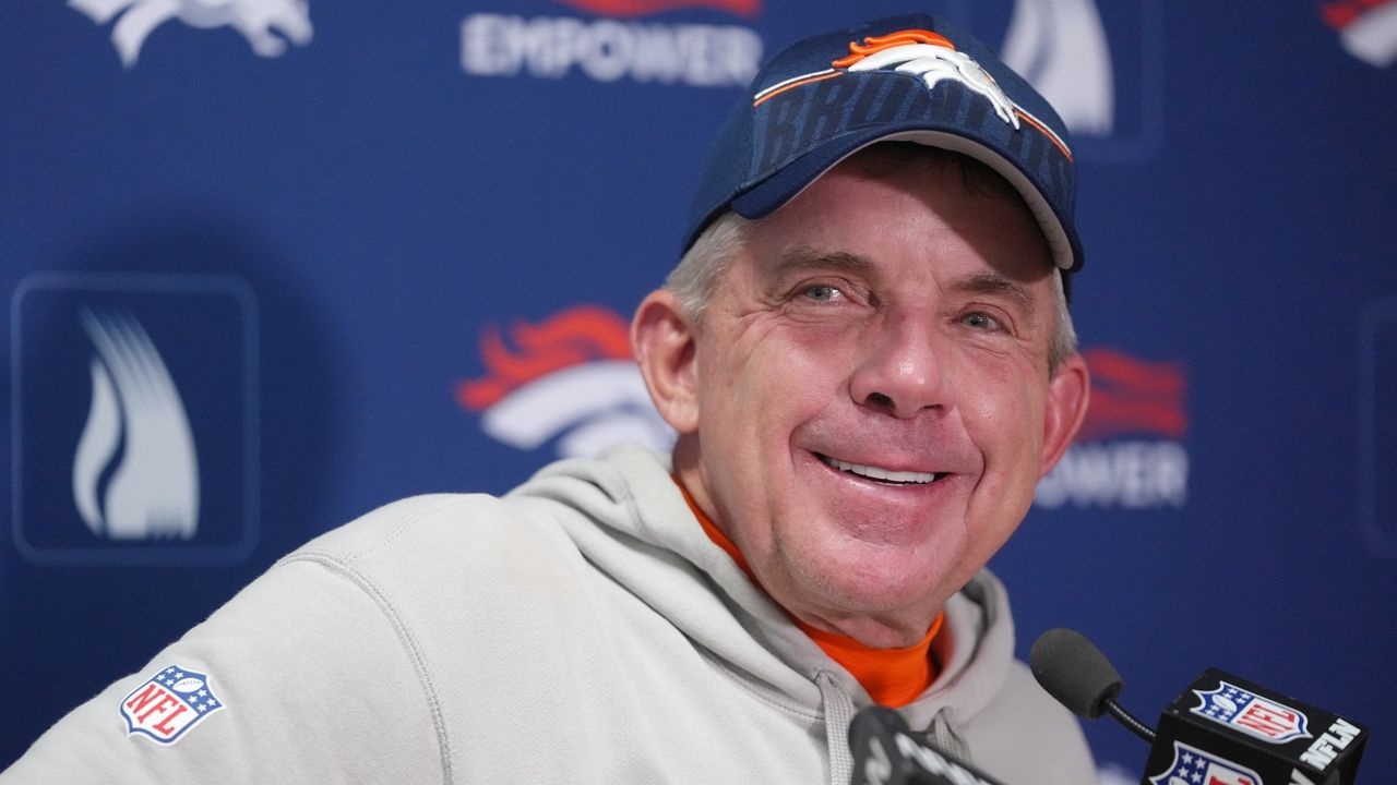 Broncos win first AFC West title in a decade, ending Chiefs' reign, and eye No. 1 seed