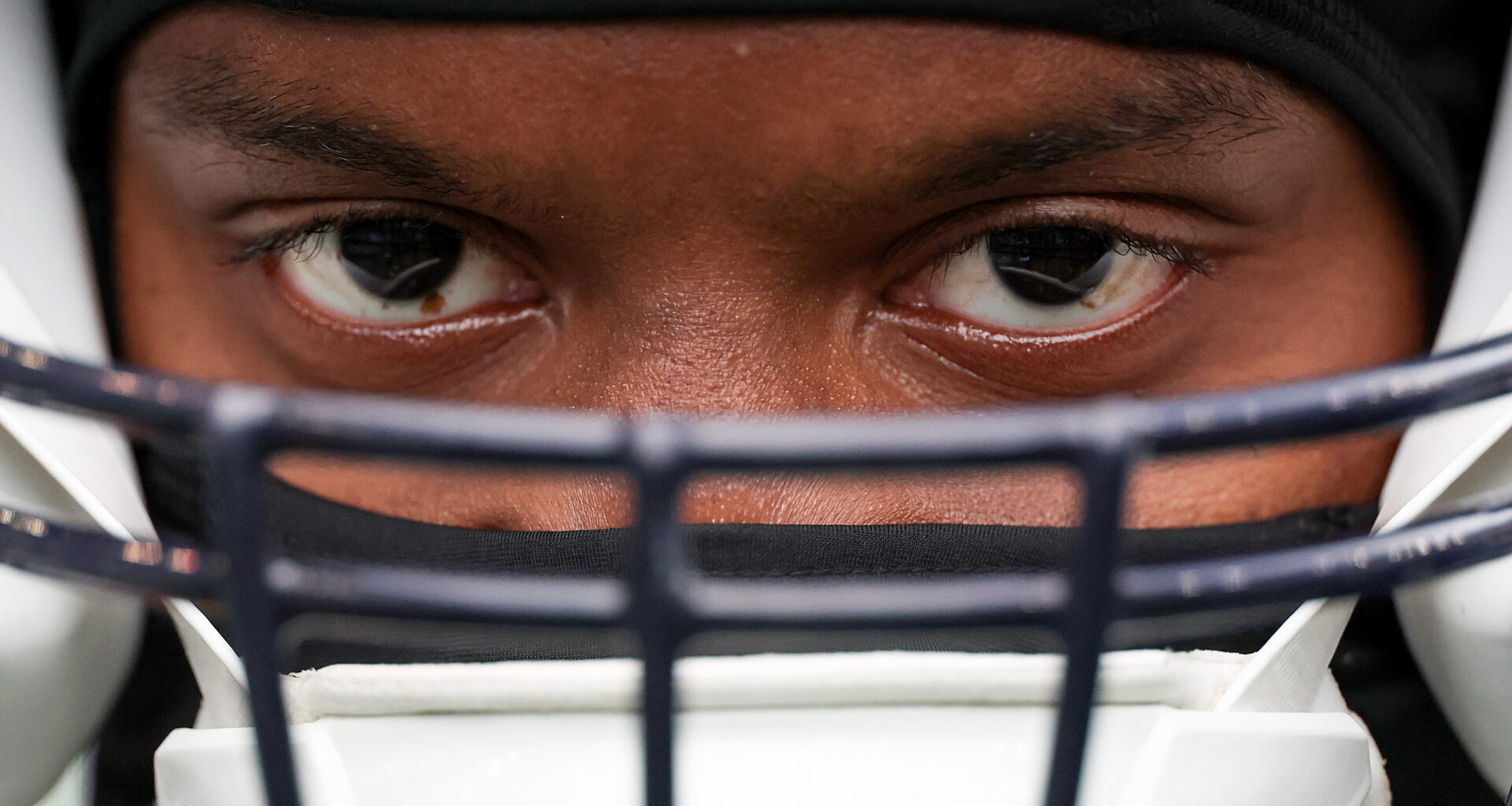 Kenneth Walker III Praises Seahawks O-Line, Says “No Drop-Off” After Injuries