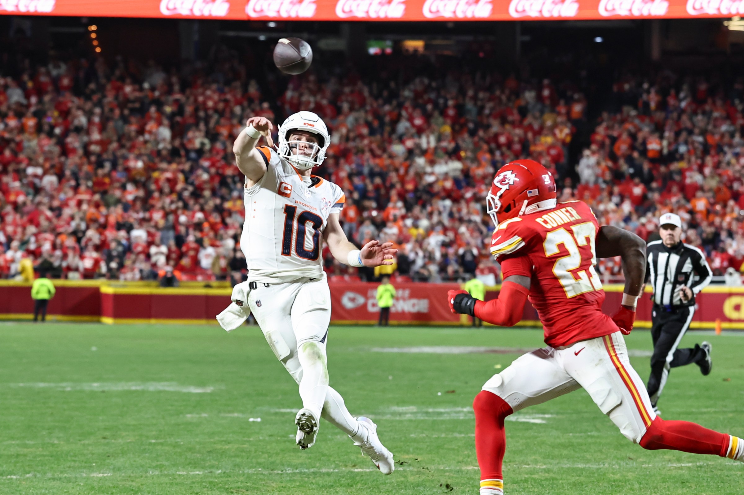 KANSAS CITY, MO - DECEMBER 25: Denver Broncos quarterback Bo Nix (10) throws a touchdown pass with 1:45 left in the fourth quarter of a Christmas Day NFL game between the Denver Broncos and Kansas City Chiefs on December 25, 2025 at GEHA Field at Arrowhead Stadium in Kansas City, MO. (Photo by Scott Winters/Icon Sportswire via Getty Images)