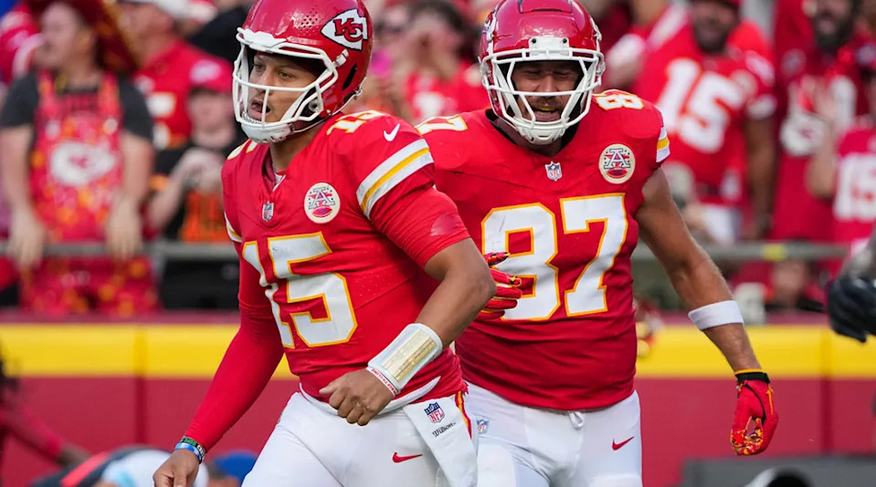 Kansas City Chiefs quarterback Patrick Mahomes and tight end Travis Kelce return to the sidelineDenny Medley-Imagn Images