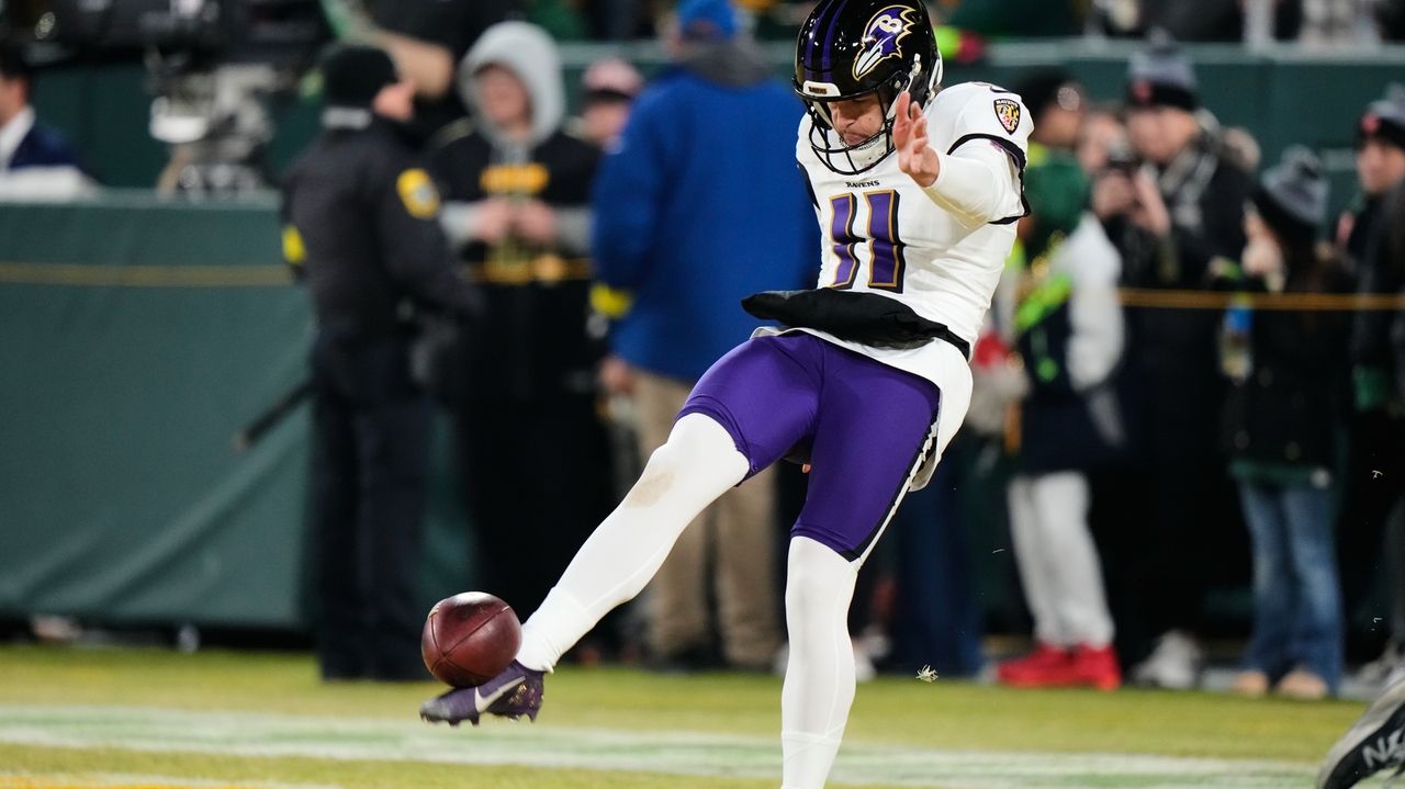 NFL's fourth-down revolution and new rules lead to record-low punts in 2025