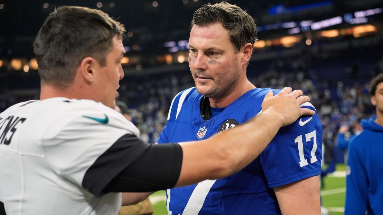 Rivers' brief comeback to end as Colts opt to start Leonard at QB against Houston