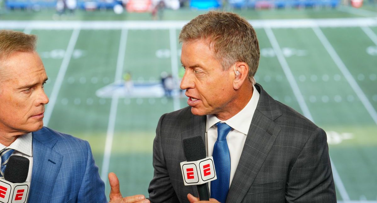 Troy Aikman nearly retired from broadcasting after Super Bowl 42