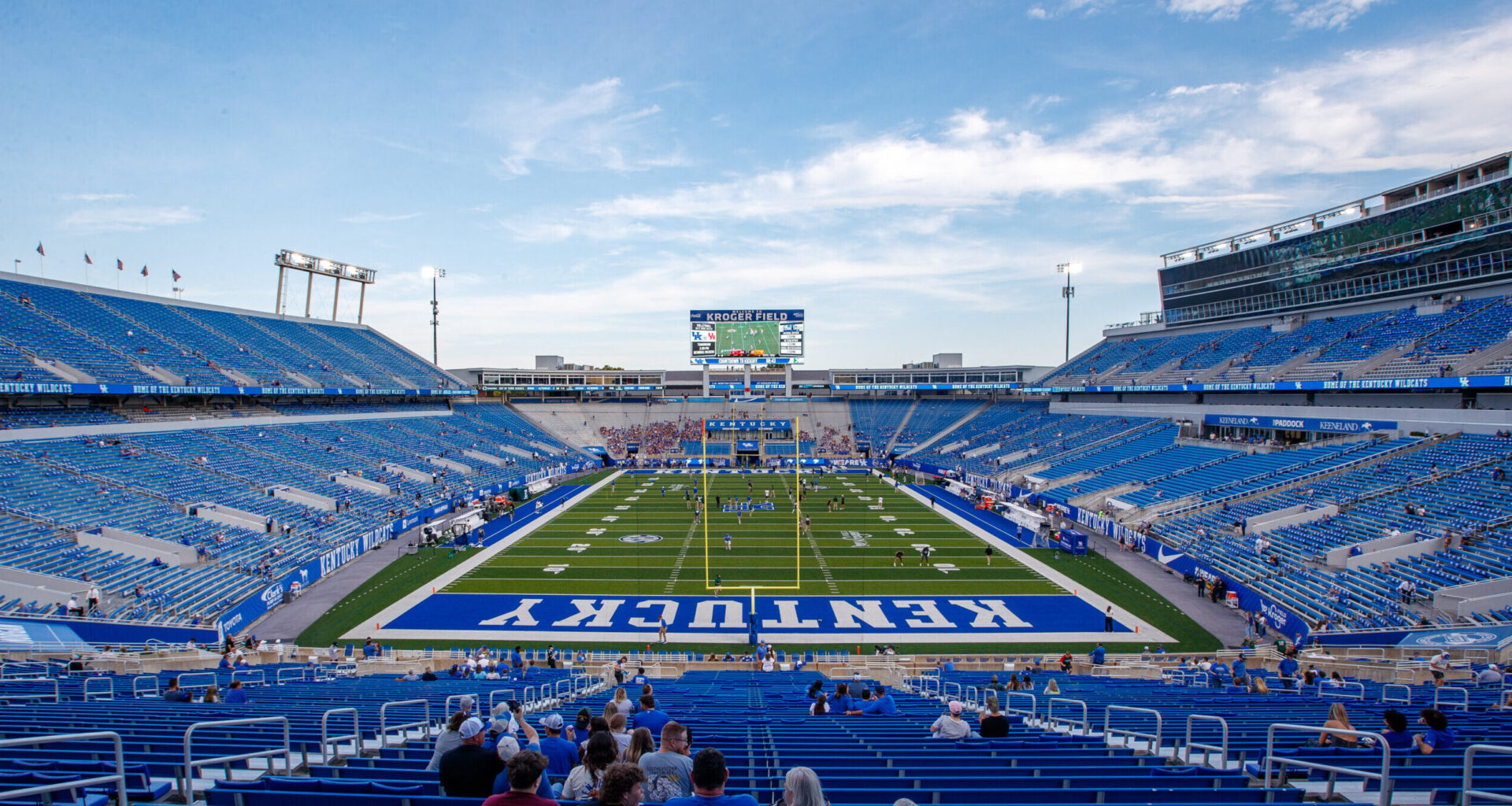 Purdue assistant coach Brad Lambert prior to the start of an NCAA football game between the Purdue Boilermakers and the Northwestern Wildcats, Saturday, Nov. 20, 2021 in Chicago. Pfoot Vs Northwestern (© Nikos Frazier / Journal & Courier / USA TODAY NETWORK)