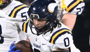 High school wrestling notebook: Vikings' Thompson gives up wrestling for football