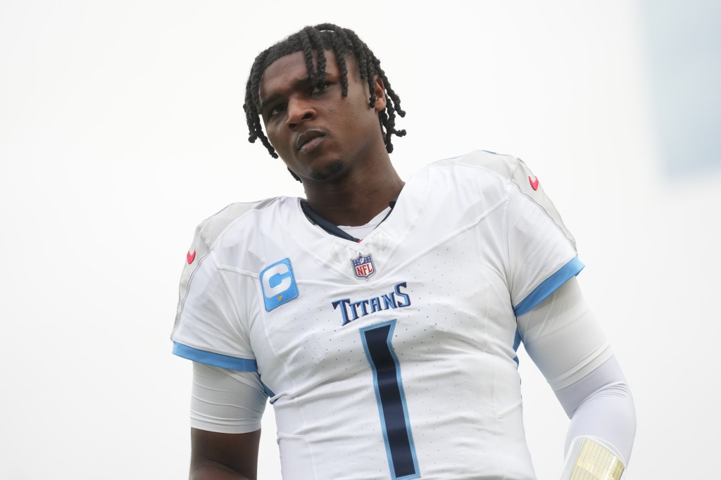 Tennessee Titans quarterback Cam Ward (1) enters the field prior to the first half against the San Francisco 49ers at Levi's Stadium.