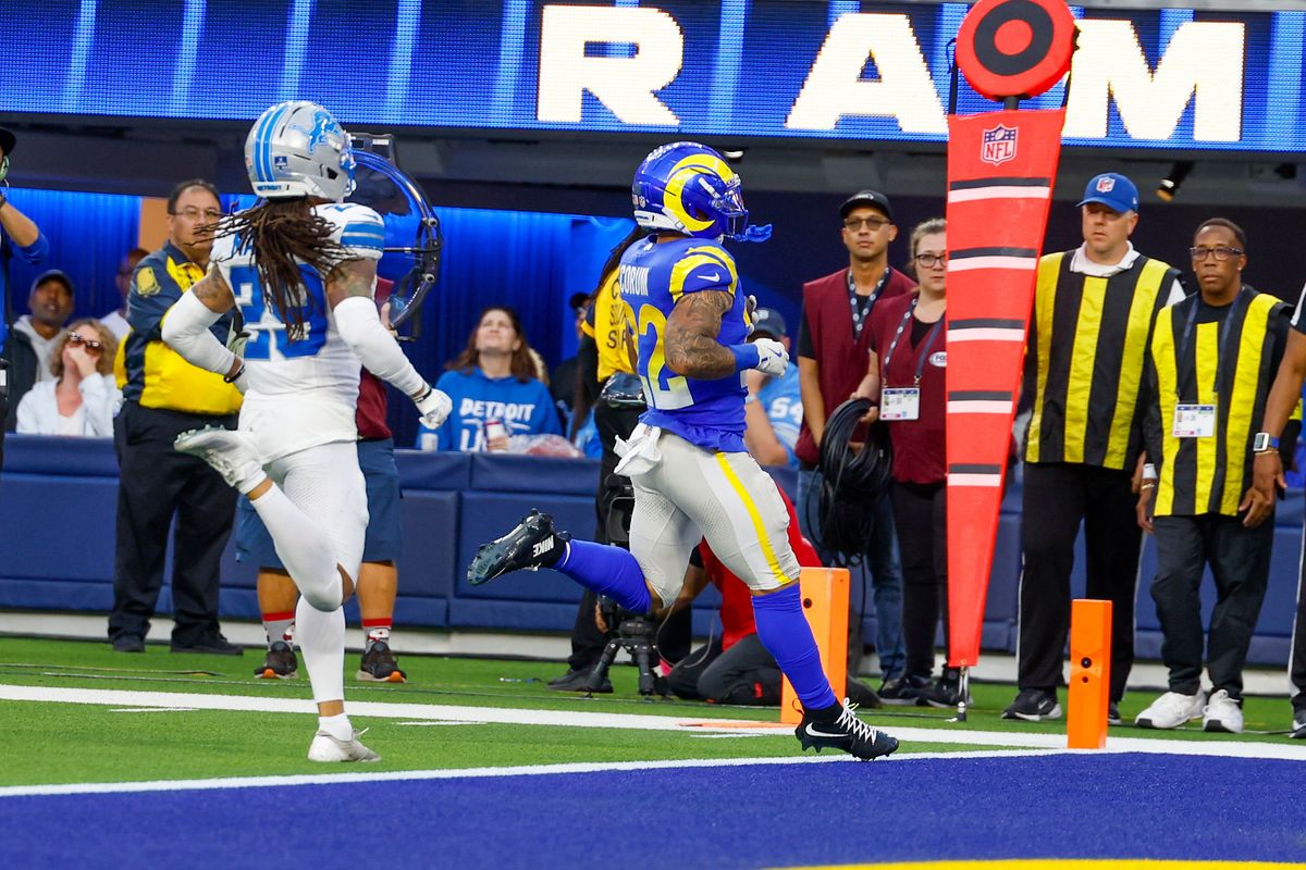 Los Angeles Rams running back Blake Corum (22) runs the ball for a touchdown during a NFL game against the Detroit Lions on December 15, 2025 at Sofi Stadium in Inglewood, CA.