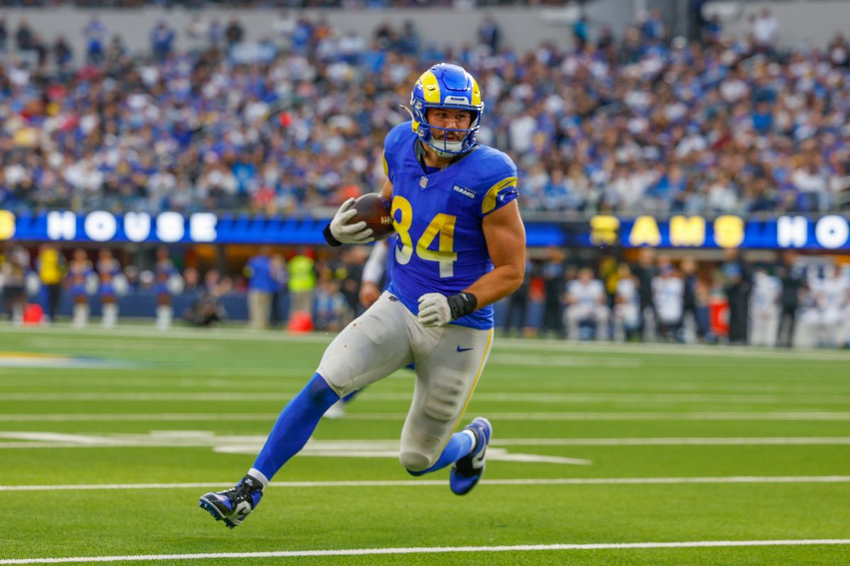 Los Angeles Rams tight end Colby Parkinson (84) catches the ball for a gain during a NFL game against the Detroit Lions on December 15, 2025 at Sofi Stadium in Inglewood, CA.