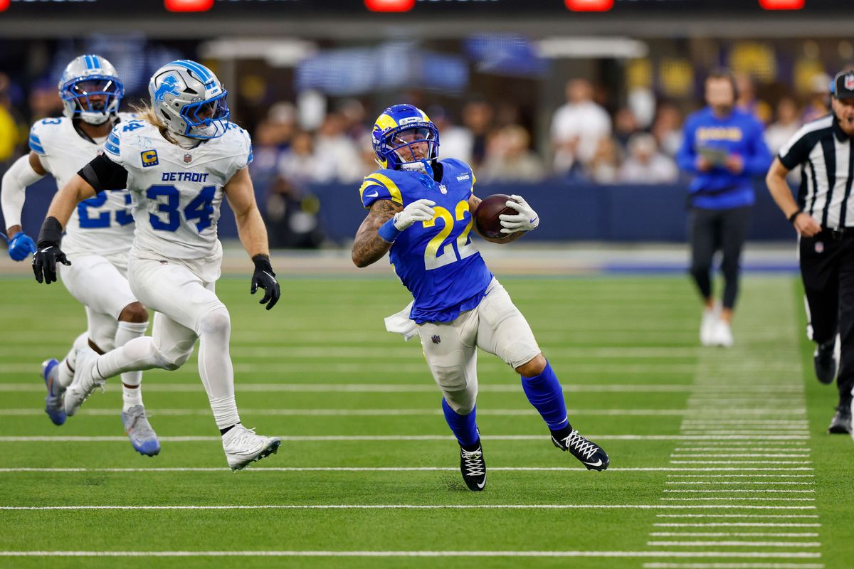 Los Angeles Rams running back Blake Corum (22) runs the ball for again during a NFL game against the Detroit Lions on December 15, 2025 at Sofi Stadium in Inglewood, CA.