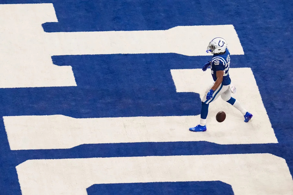 Indianapolis Colts running back Jonathan Taylor (28) celebrates after scoring a touchdown.