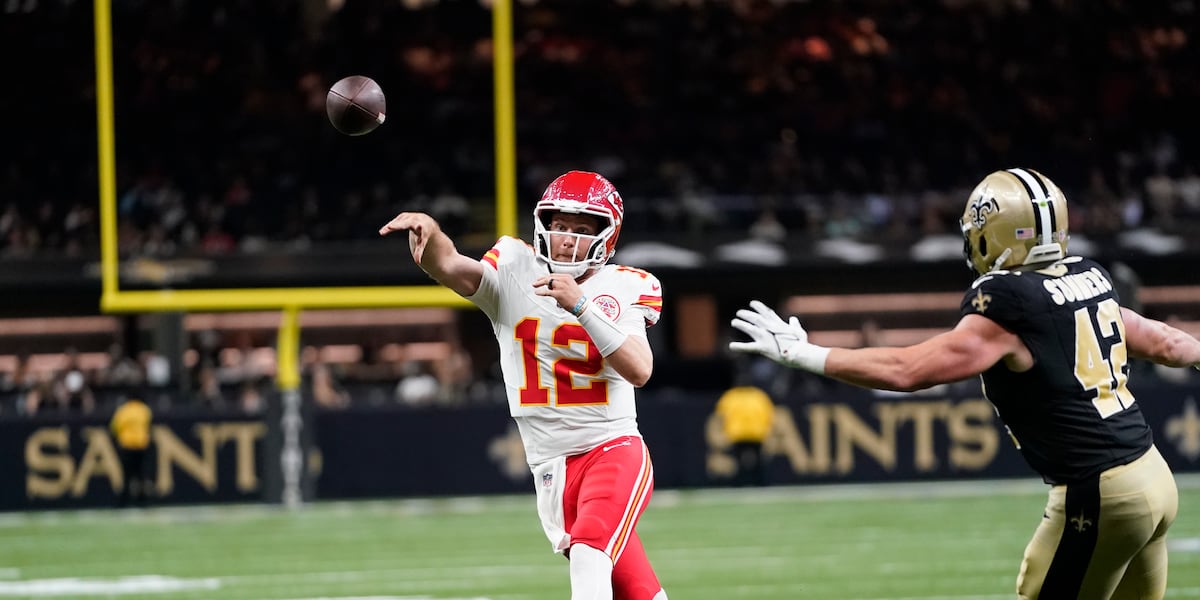 Chiefs sign quarterback help, bring in former reserve Shane Buechele