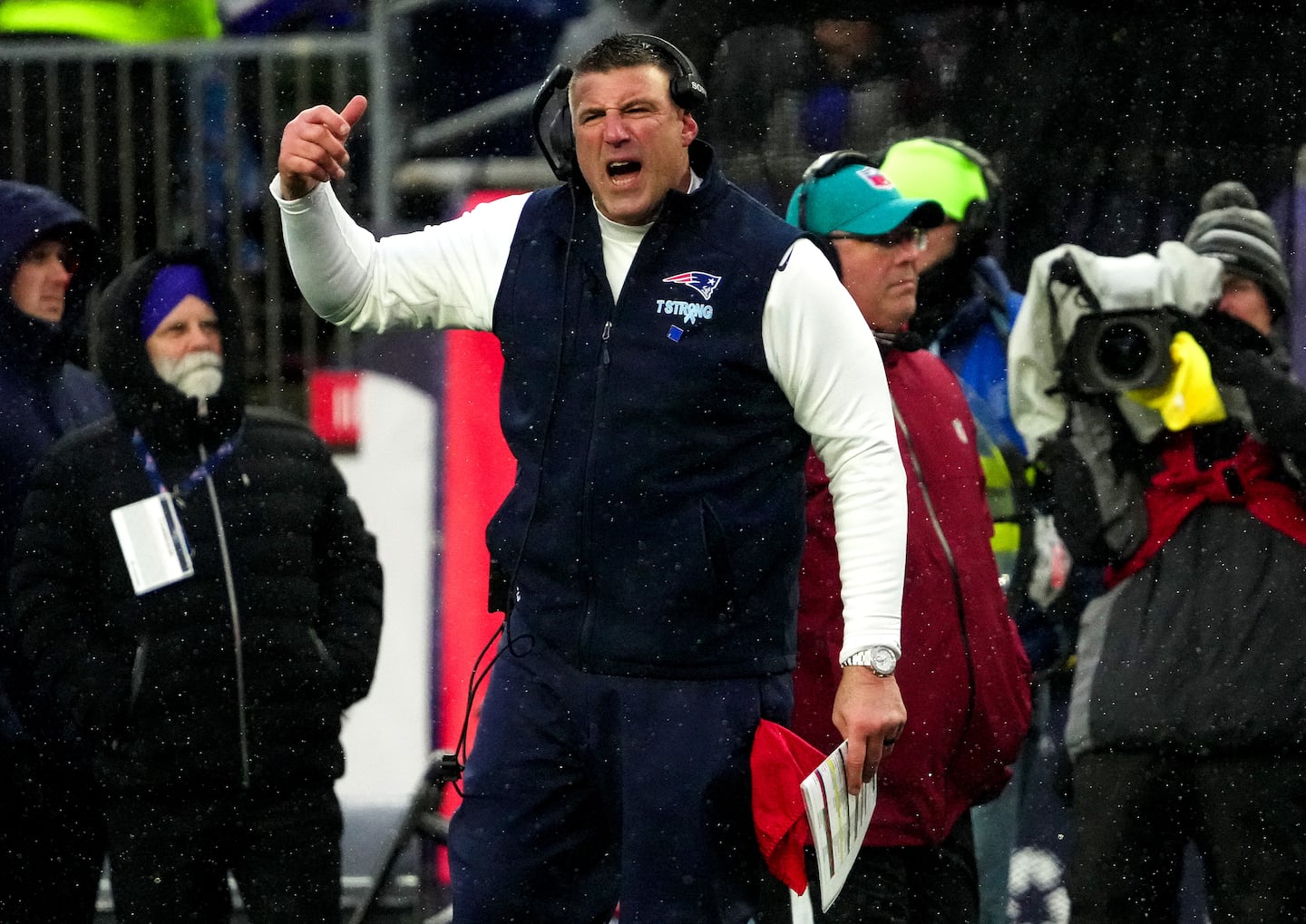 Patriots coach Mike Vrabel knows his defense will have to play better against the run Sunday night in Baltimore than it did in last Sunday's loss to the Bills. 