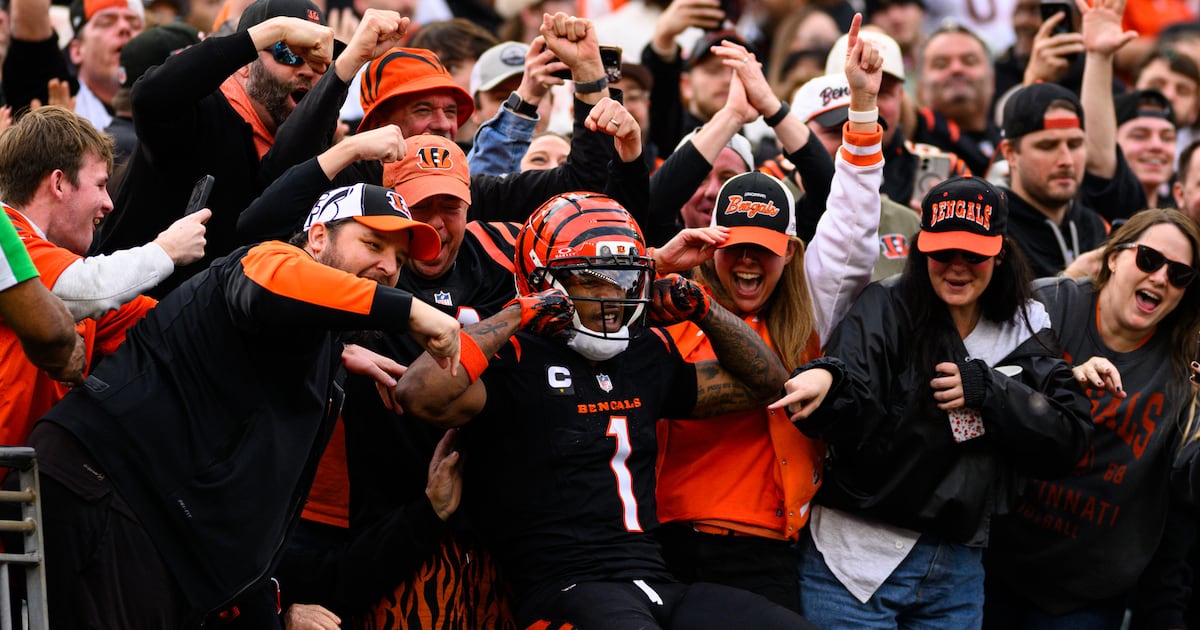 Bengals blast Cardinals for second straight blowout victory