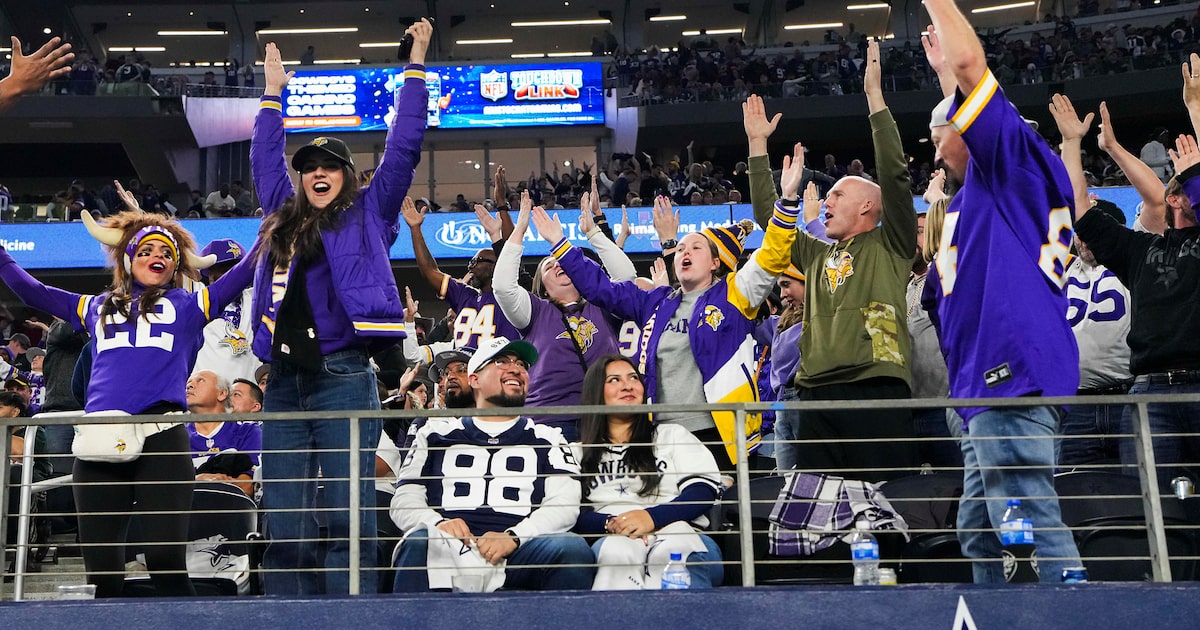 See photos as Vikings gift Dak Prescott, Cowboys with a loss