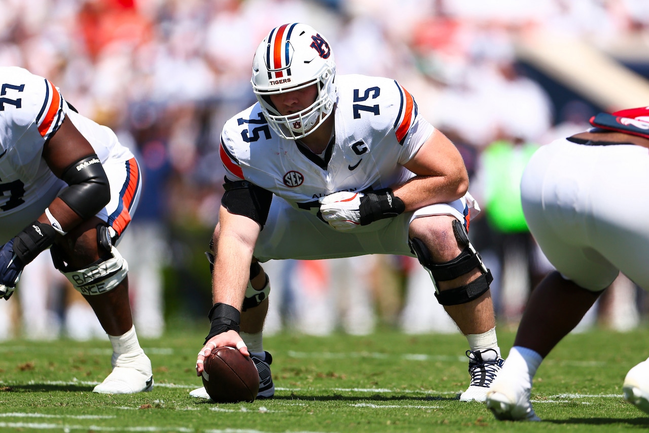 Auburn starting center declares for the NFL Draft