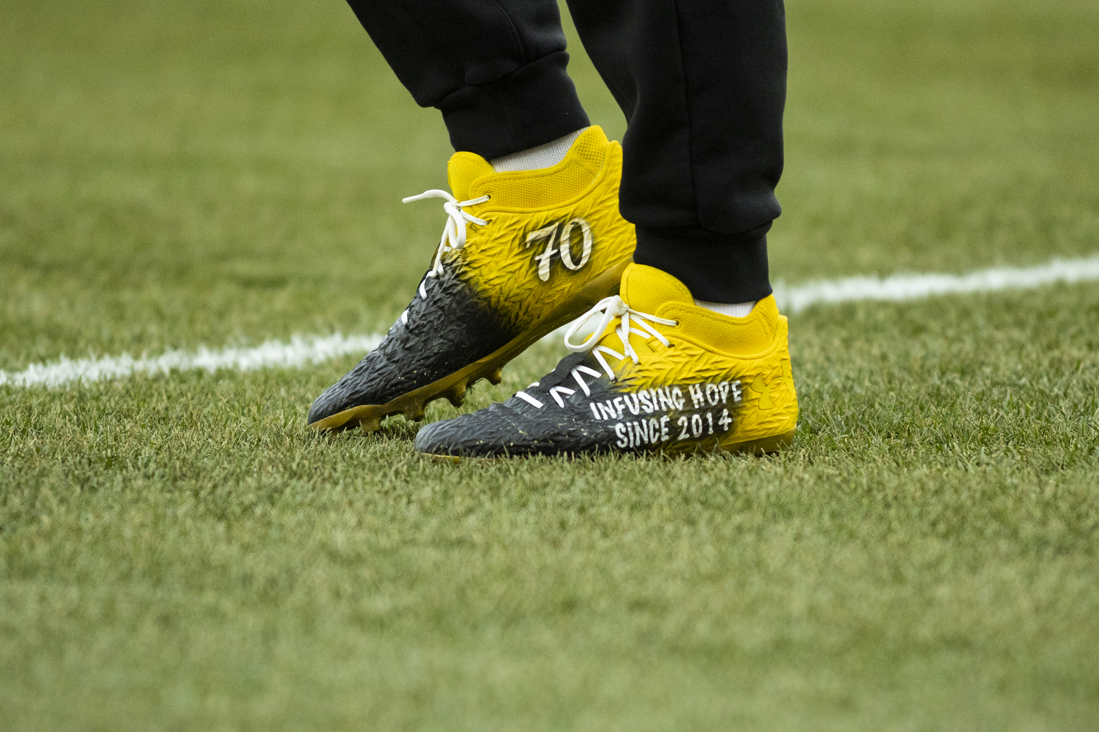Pittsburgh Steelers linebacker Cole Holcomb (55) cleats during pre-game. Pittsburgh Steelers vs. Buffalo BillsKylee Surike | Special to PennLive