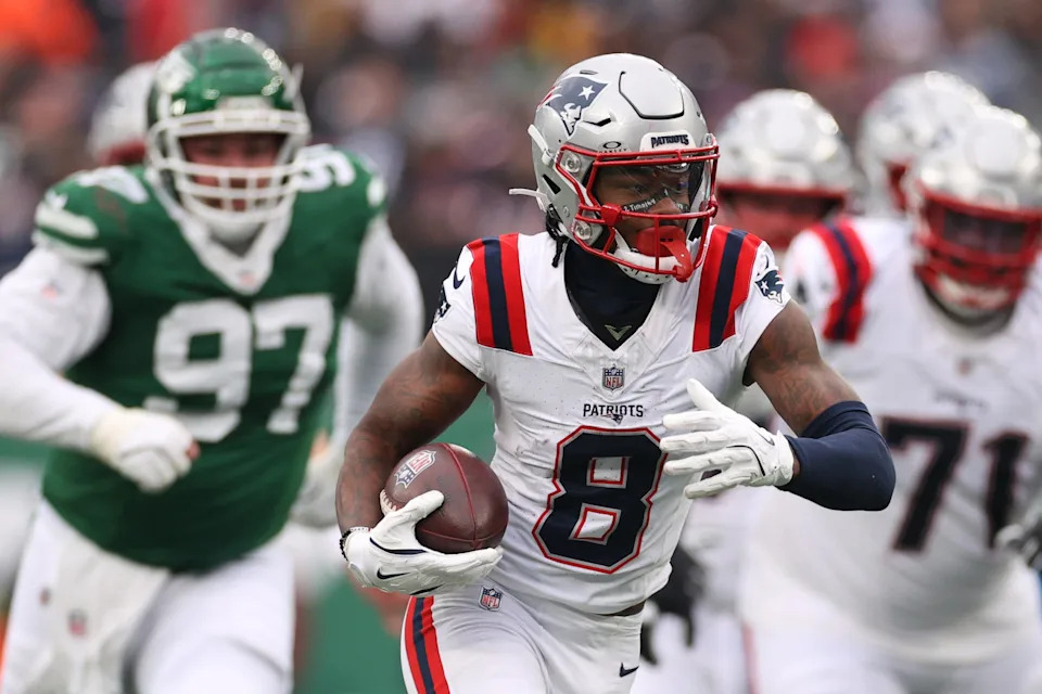 EAST RUTHERFORD, NEW JERSEY - DECEMBER 28: Stefon Diggs #8 of the New England Patriots runs with the ball during the second quarter against the New York Jets at MetLife Stadium on December 28, 2025 in East Rutherford, New Jersey. (Photo by Evan Bernstein/Getty Images)