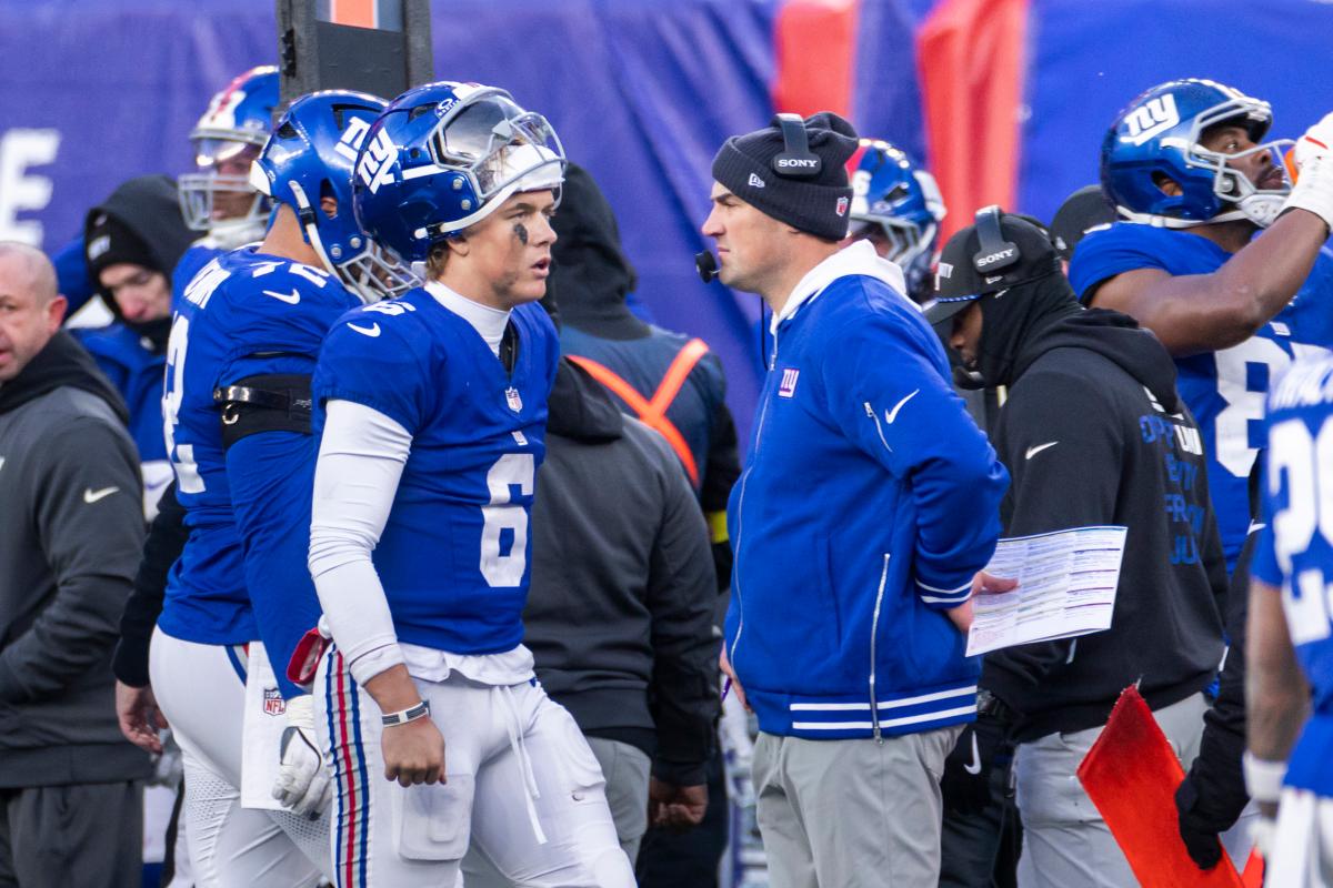 Mike Kafka's head-scratching use of Jaxson Dart is concerning