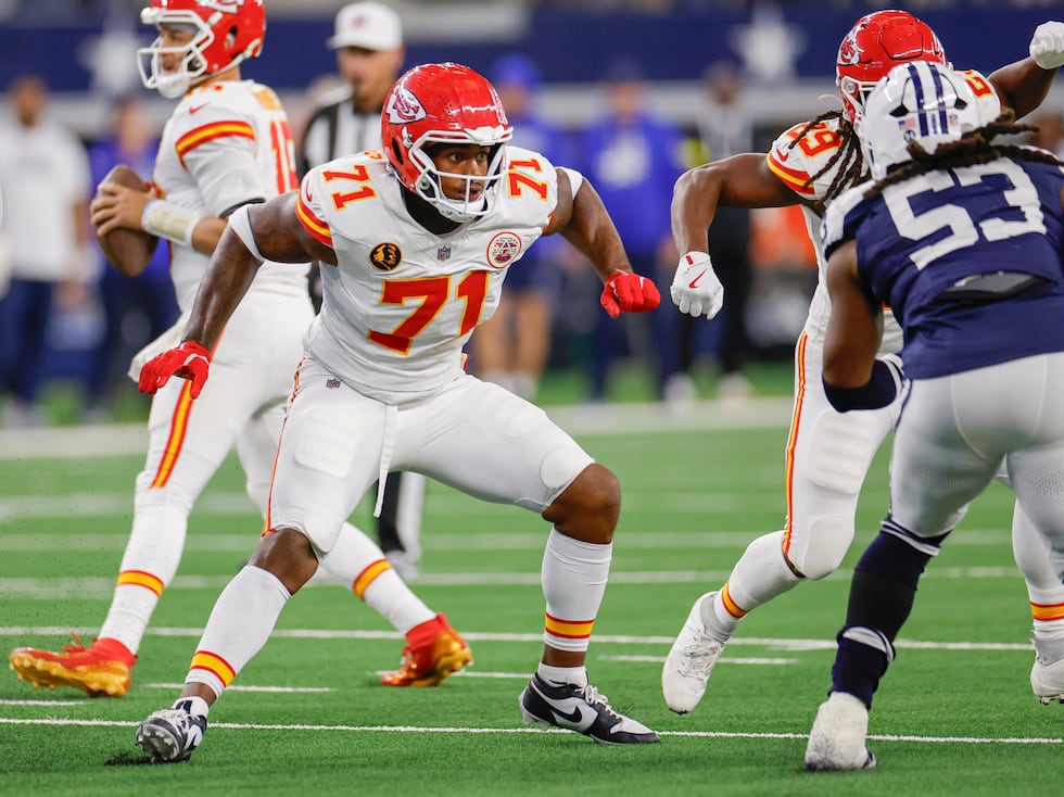 Kansas City Chiefs offensive tackle Josh Simmons (71) looks to defend Dallas Cowboys defensive...
