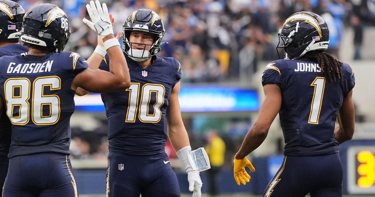 Chargers QB Justin Herbert has surgery on non-throwing hand, playing status to be determined | NFL