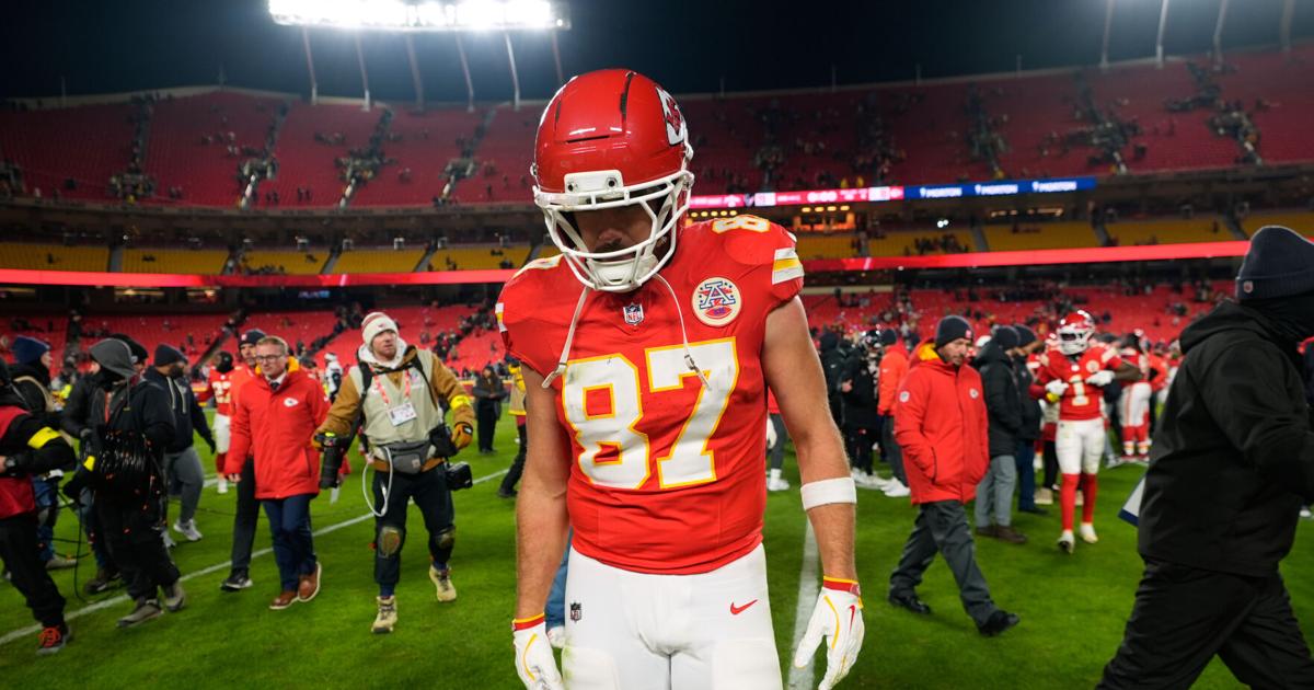 Chiefs' playoff hopes dim after 20-10 loss to Texans | NFL