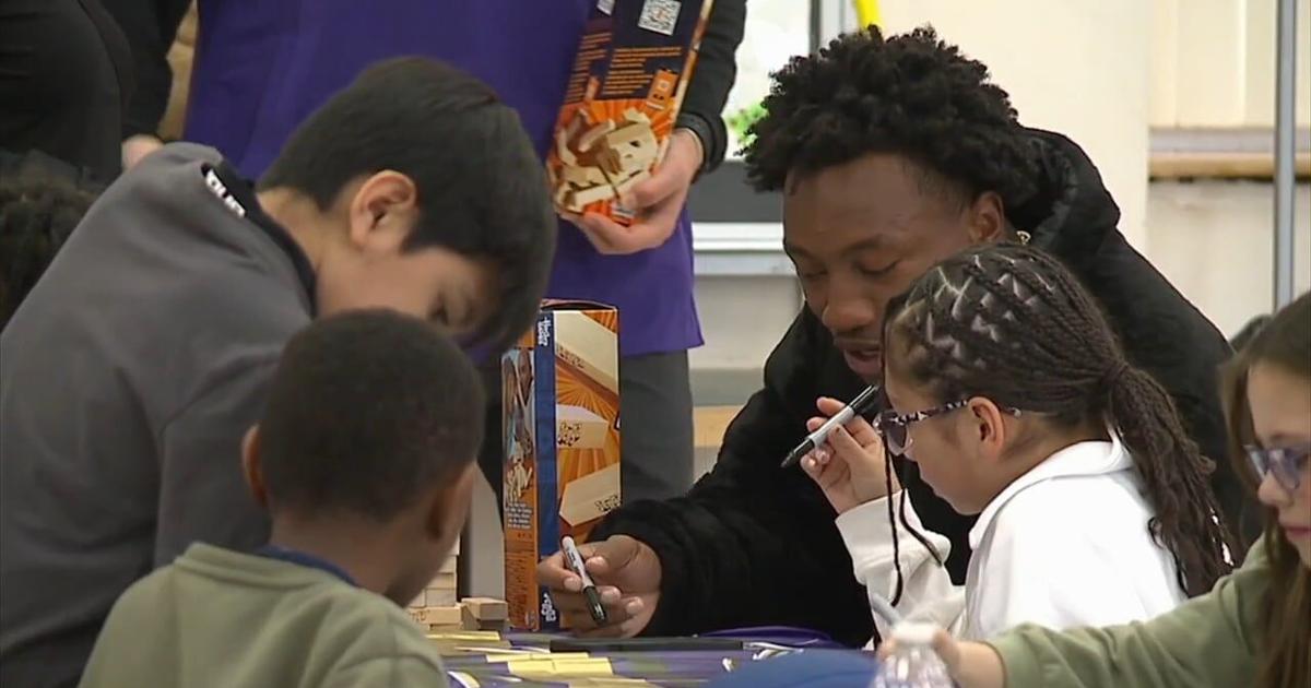 Baltimore Ravens players teach kids lesson in finance | Good News