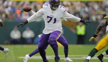 Vikings shut down left tackle Christian Darrisaw for the rest of the season as knee trouble lingers | NFL