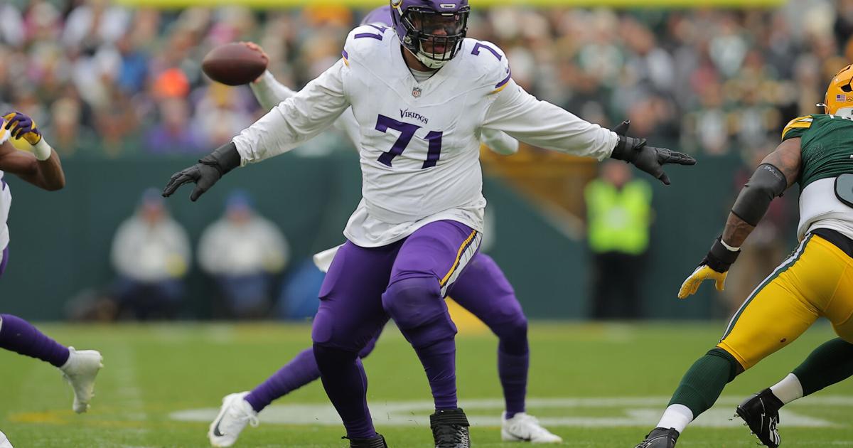 Vikings shut down left tackle Christian Darrisaw for the rest of the season as knee trouble lingers | NFL