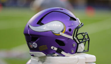 Minnesota Vikings' Plane Makes Emergency Landing