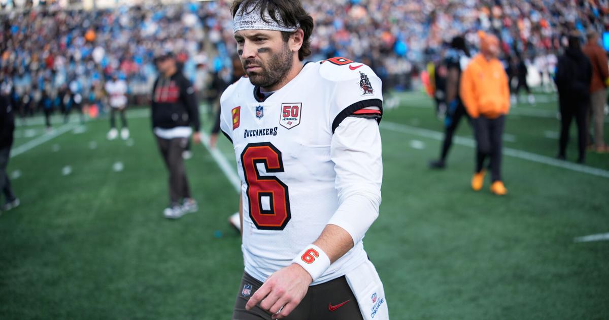 Slumping Buccaneers still control playoff fate when they visit Dolphins |