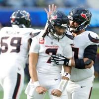 Texans reach NFL playoffs and Ravens win to stay in hunt | National