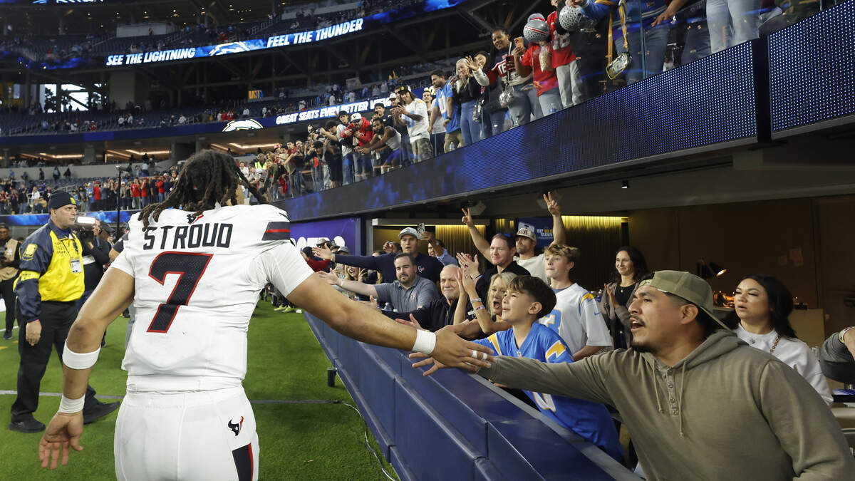 Texans Edge Chargers to Clinch Playoff Berth | NewsRadio 740 KTRH