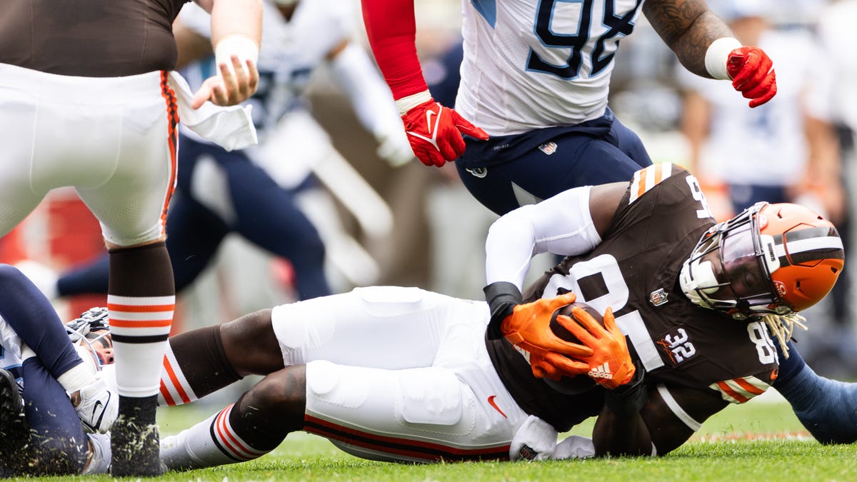 Browns vs. Titans predictions, picks, odds for NFL Week 14 game