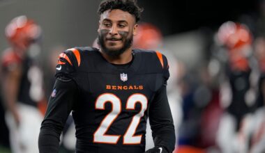 Bengals coaches rally around embattled starter before free agency