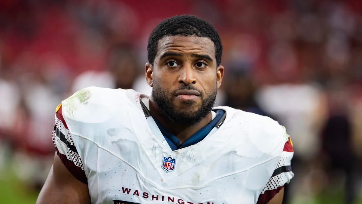 Bobby Wagner doing big things on and off field