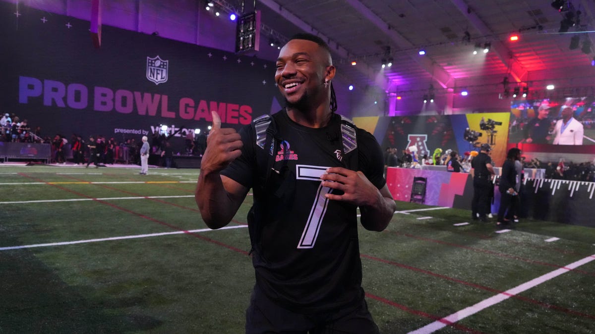 Bijan Robinson, Chris Lindstrom named to Pro Bowl