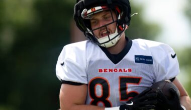 Bengals tight end Cam Grandy injures collarbone vs Dolphins, ruled out
